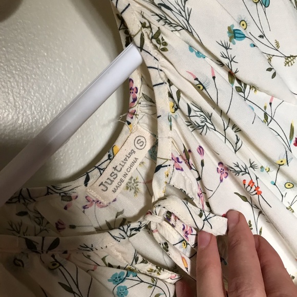 Floral blouse - Picture 2 of 2